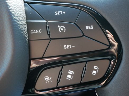 New 2026 Chrysler Pacifica Limited w/ S Appearance Package FWD image 16