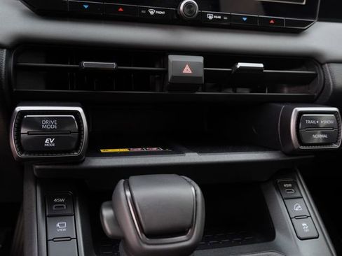 Used 2026 Toyota RAV4 XSE w/ Panoramic Sun Roof Package AWD/4WD image 25