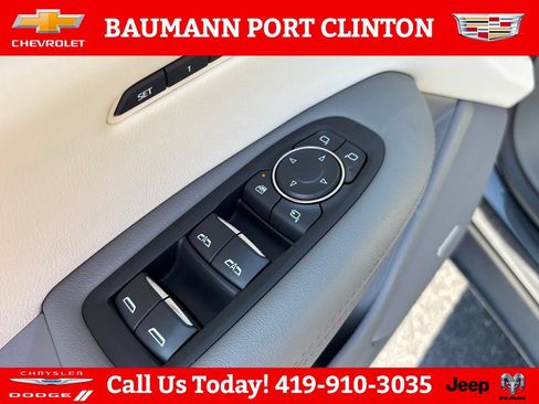 Used 2022 Cadillac XT5 Premium Luxury FWD image 11