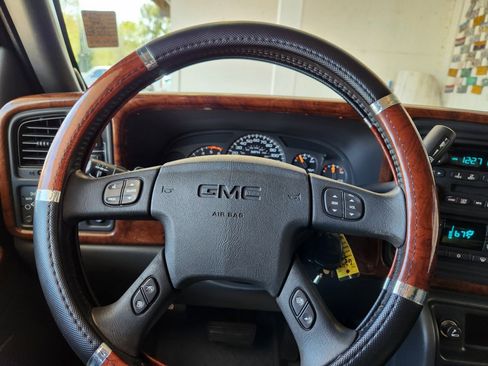 Used 2003 GMC Sierra 2500 SLT w/ SLT Preferred Equipment Group image 22