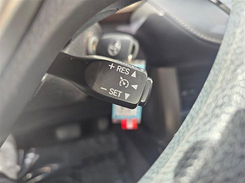 Used 2013 Toyota RAV4 XLE image 34