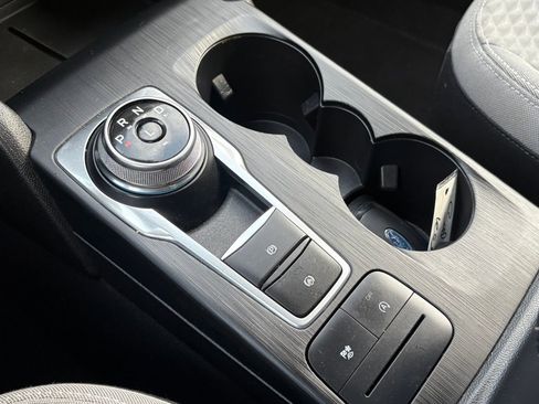 Used 2022 Ford Escape SE FWD image 11