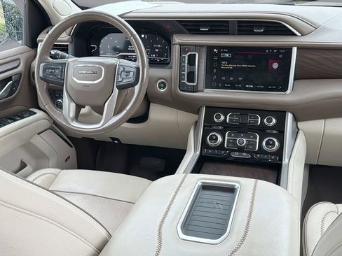 Used 2022 GMC Yukon Denali AWD/4WD image 19