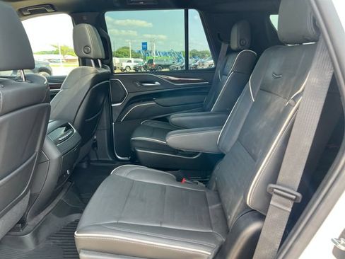 Certified 2022 Cadillac Escalade Premium Luxury AWD/4WD image 21