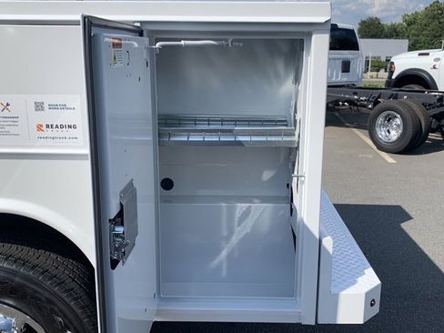 Used 2024 RAM 2500 Tradesman w/ Chrome Appearance Group image 43