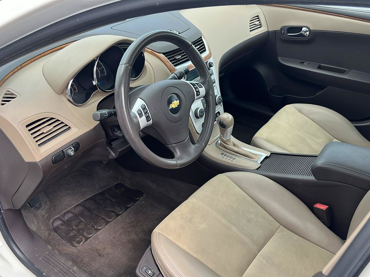 Used 2011 Chevrolet Malibu LT FWD image 13