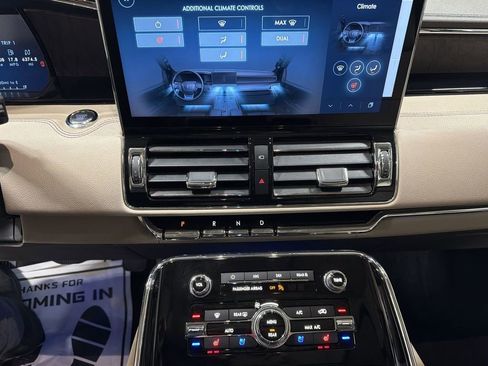 Certified 2023 Lincoln Navigator L Reserve image 17