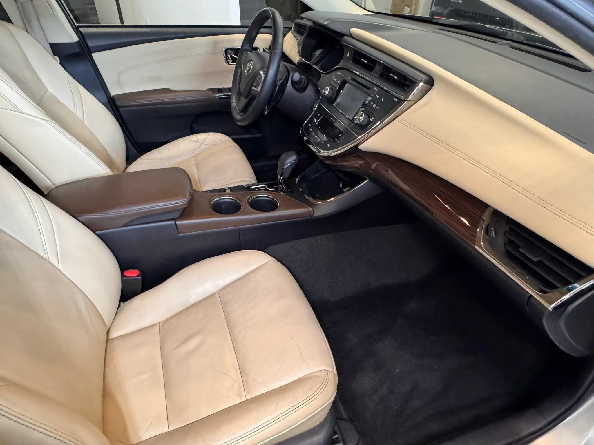 Used 2015 Toyota Avalon XLE FWD image 22