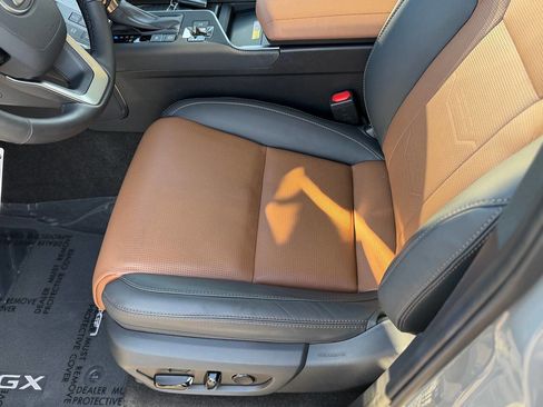 Used 2025 Lexus GX 550 image 64