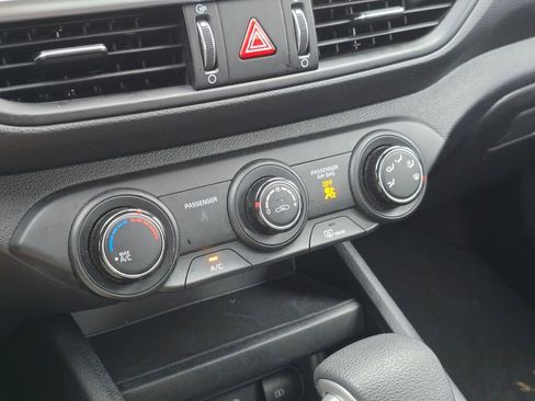 Used 2024 Kia Forte LXS image 31