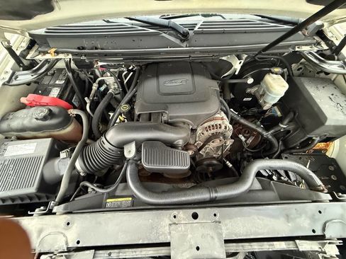 Used 2009 Cadillac Escalade AWD image 18