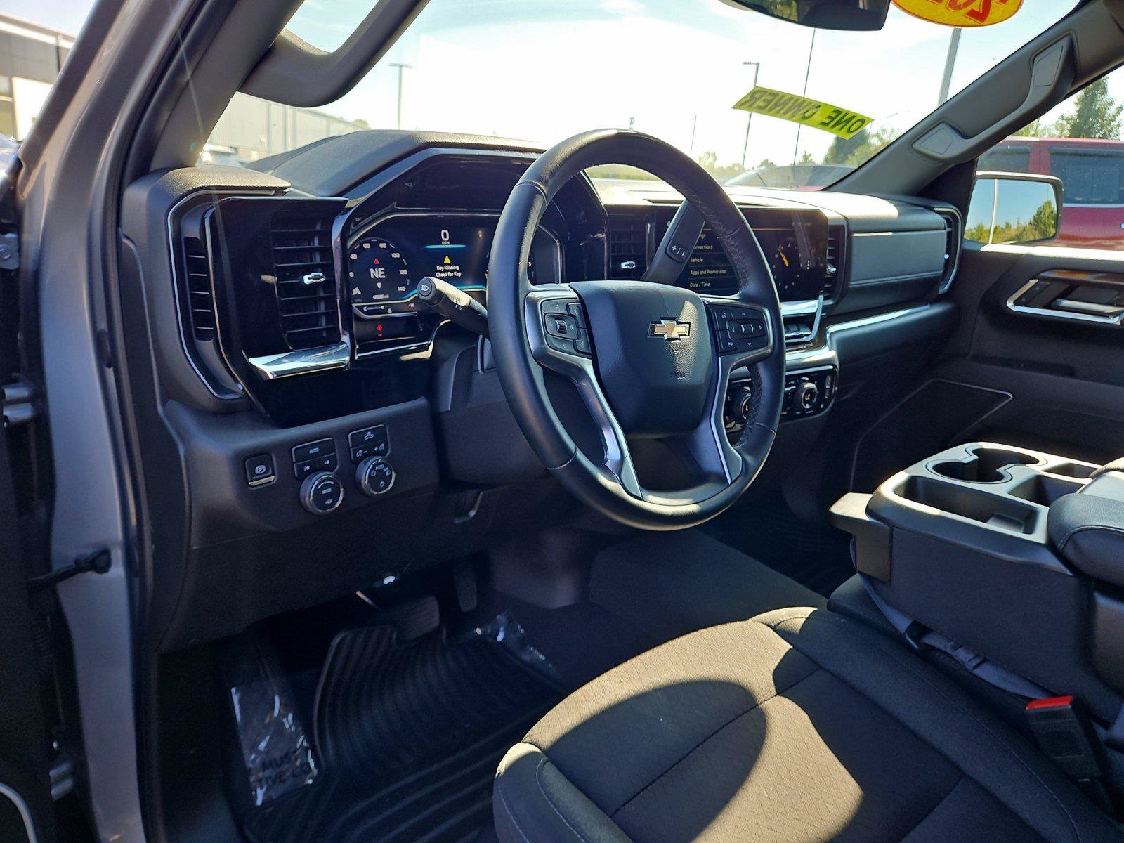 Used 2024 Chevrolet Silverado 1500 LT AWD/4WD image 18