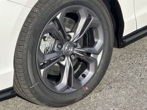 New 2025 Honda Accord EX-L image 24