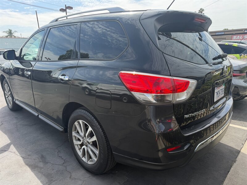Used 2015 Nissan Pathfinder S FWD image 4