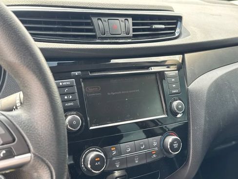 Used 2020 Nissan Rogue Sport S AWD/4WD image 19