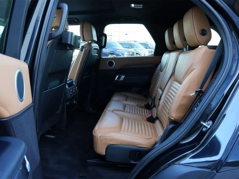 Used 2017 Land Rover Discovery HSE Luxury image 18