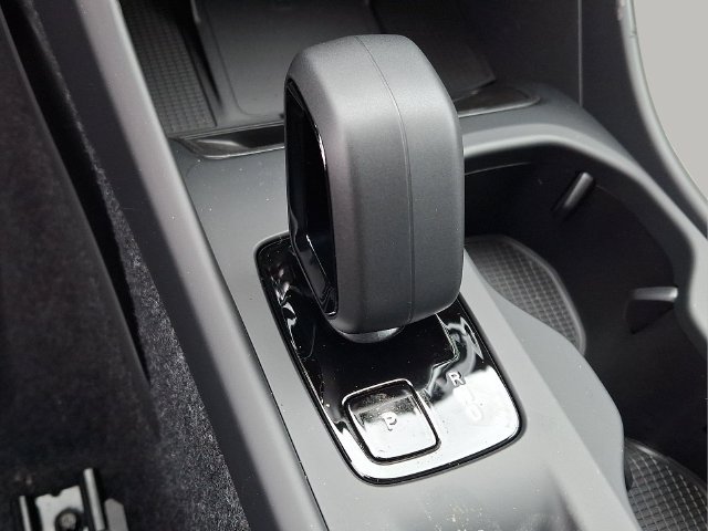 New 2026 Volvo XC40 B5 Core w/ Protection Package Premier AWD/4WD image 8