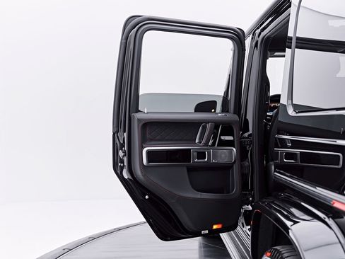 Used 2025 Mercedes-Benz G 63 AMG 4MATIC image 34