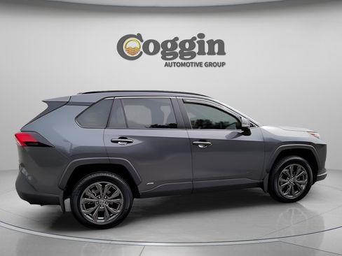 Used 2023 Toyota RAV4 XLE Premium image 20