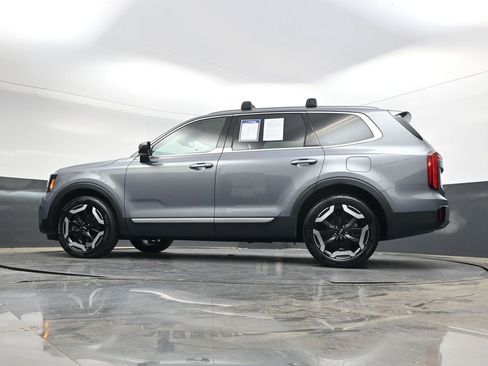 Used 2025 Kia Telluride S FWD image 32
