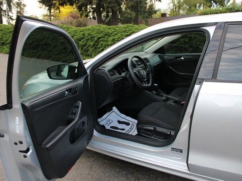 Used 2016 Volkswagen Jetta S FWD image 5