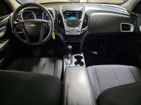 Used 2017 Chevrolet Equinox LS FWD image 18