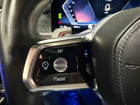 Used 2023 BMW i7 xDrive60 image 32