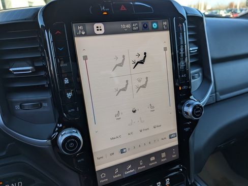 New 2026 RAM 1500 4x4 Crew Cab image 25