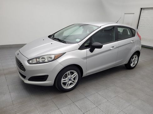 Used 2018 Ford Fiesta SE FWD image 2