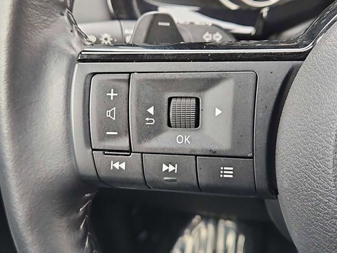 Used 2024 Nissan Pathfinder SL image 40