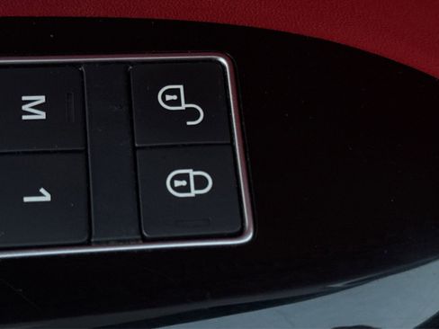 Used 2017 Land Rover Range Rover Autobiography image 51