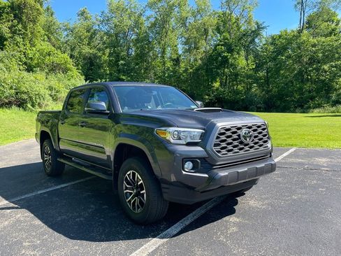 Used 2021 Toyota Tacoma TRD Sport AWD/4WD image 1