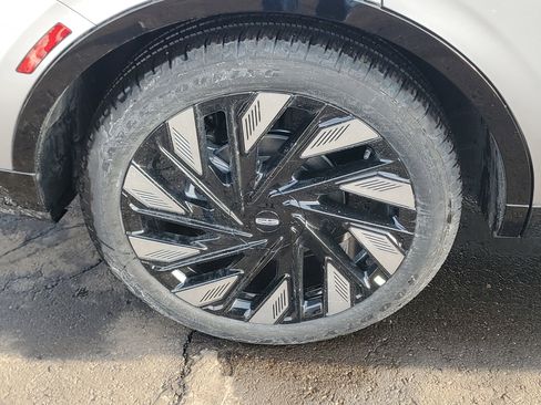 New 2026 Lincoln Nautilus Reserve w/ Jet Appearance Package image 5