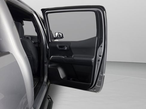 Used 2020 Toyota Tacoma SR5 image 23