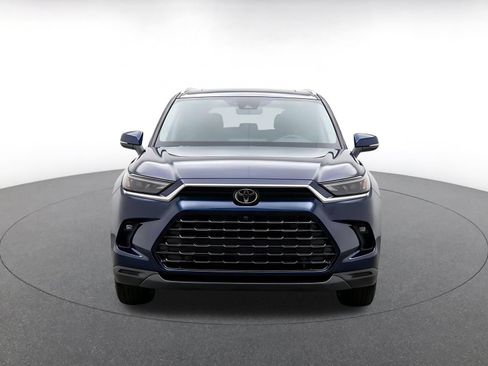 Used 2025 Toyota Grand Highlander FWD image 2