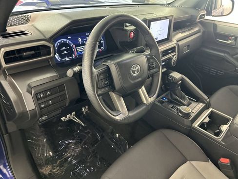 Used 2024 Toyota Tacoma TRD Sport AWD/4WD image 11