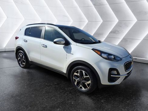 Used 2022 Kia Sportage EX w/ EX Technology Package image 3