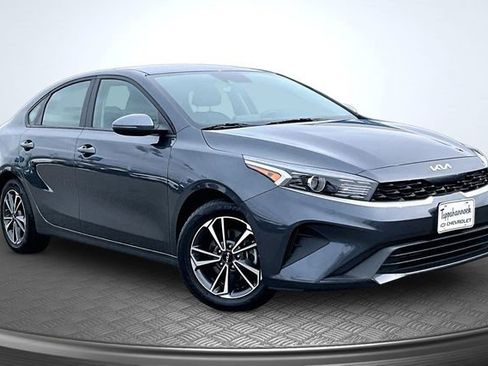 Used 2023 Kia Forte LXS w/ LXS Technology Package image 3