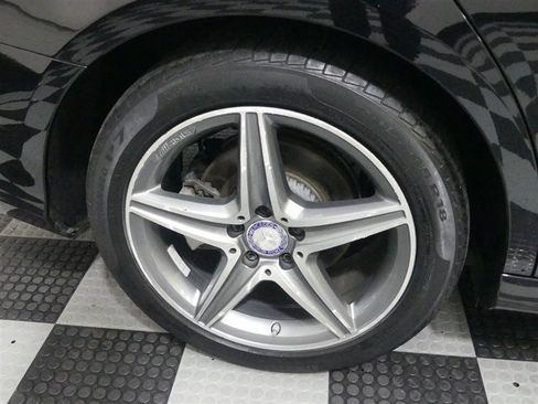 Used 2017 Mercedes-Benz E 300 4MATIC image 17