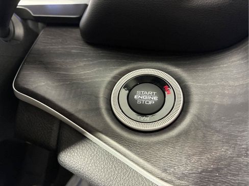 Used 2022 Jeep Grand Cherokee L Limited AWD/4WD image 28