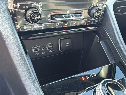 New 2025 Jeep Grand Cherokee L Laredo image 31