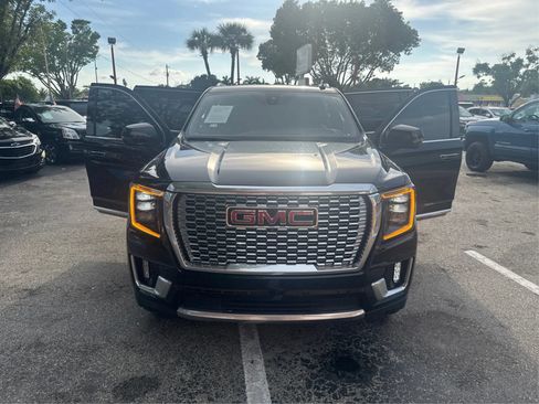 Used 2021 GMC Yukon XL Denali w/ Denali Premium Package AWD/4WD image 23