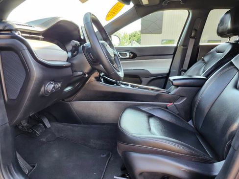 Used 2023 Jeep Compass Limited AWD/4WD image 18