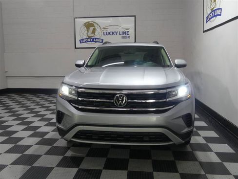 Used 2022 Volkswagen Atlas SE w/ Panoramic Sunroof Package FWD image 2