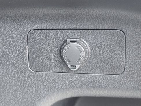 Used 2021 Toyota RAV4 XLE FWD image 12