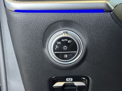 Used 2025 Mercedes-Benz C 300 Sedan image 19