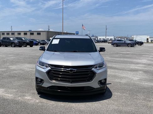 Used 2020 Chevrolet Traverse Premier w/ Redline Edition FWD image 3