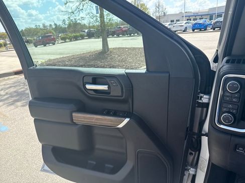 Used 2021 Chevrolet Silverado 1500 LT w/ Bed Protection Package image 17