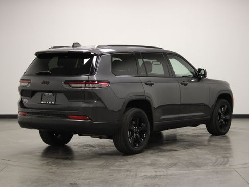 Used 2023 Jeep Grand Cherokee L Laredo RWD image 8