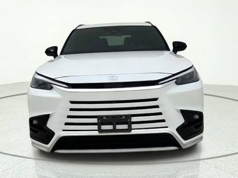 Used 2026 Lexus TX 500h AWD w/ Technology Package image 3
